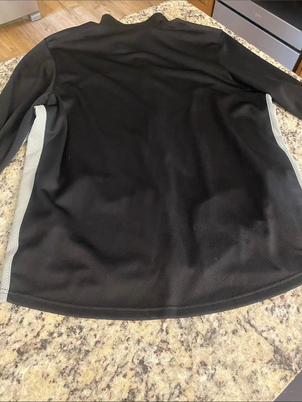 ALO men’s Black Full-Zip Athletic Jacket with Light Gray Side Panels